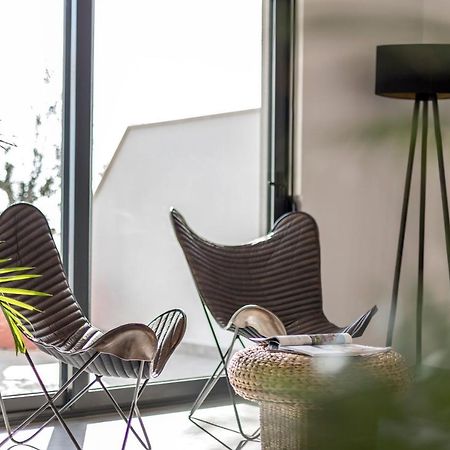 Holiday Home Lola, Sea On A Palm! Heated Pool トロギール エクステリア 写真