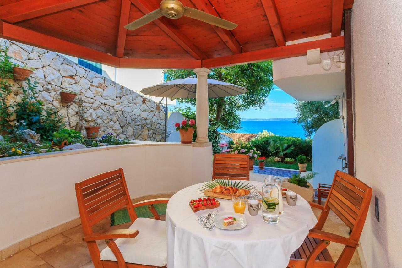Holiday Home Lola, Sea On A Palm! Heated Pool トロギール エクステリア 写真