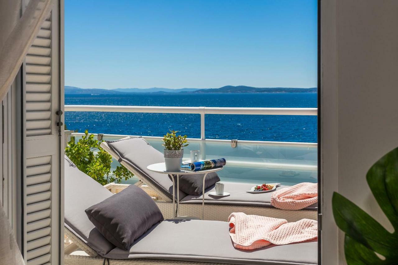 Holiday Home Lola, Sea On A Palm! Heated Pool トロギール エクステリア 写真