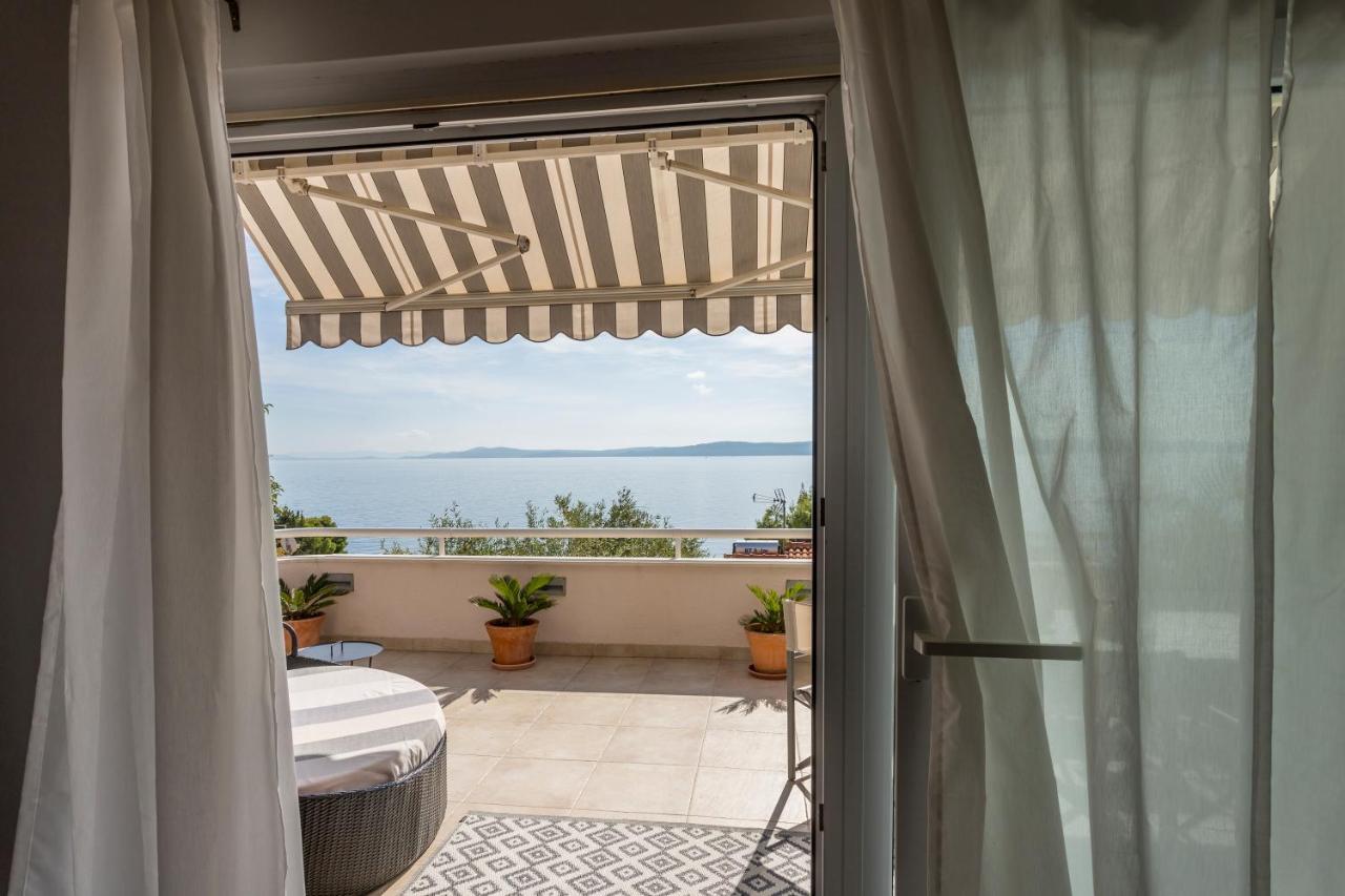 Holiday Home Lola, Sea On A Palm! Heated Pool トロギール エクステリア 写真