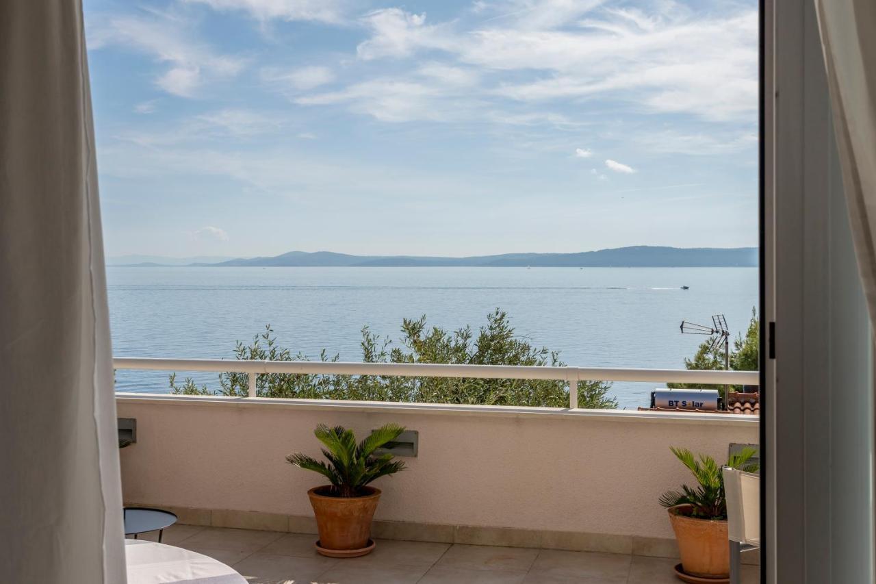 Holiday Home Lola, Sea On A Palm! Heated Pool トロギール エクステリア 写真